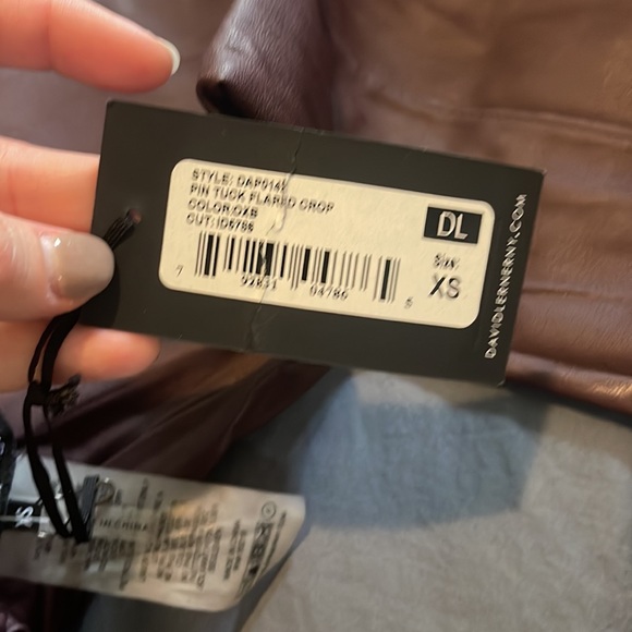 DAVID LERNER NY - pin tuck flared crop - matte - Picture 2 of 3